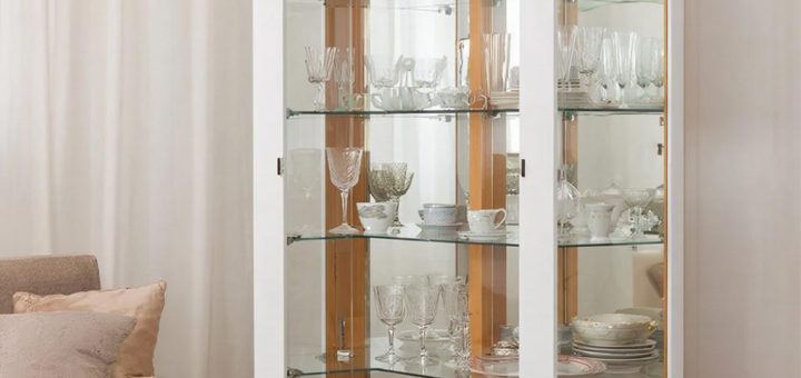 Хранители Эпох: Почему Шкаф-Витрина Для Посуды – Это Не Просто Мебель, А Сердце Вашего Дома